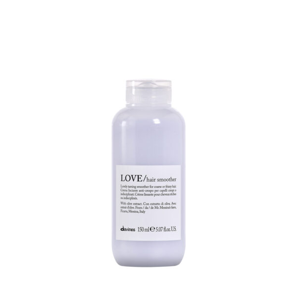 Transparente Tube mit glättender Haarcreme der Marke Davines, Produktname „LOVE Hair Smoother“