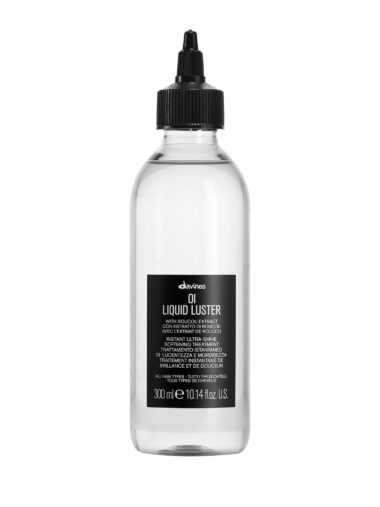 Braune Glasflasche mit Pumpspender, Produktname „Davines OI Liquid Luster“