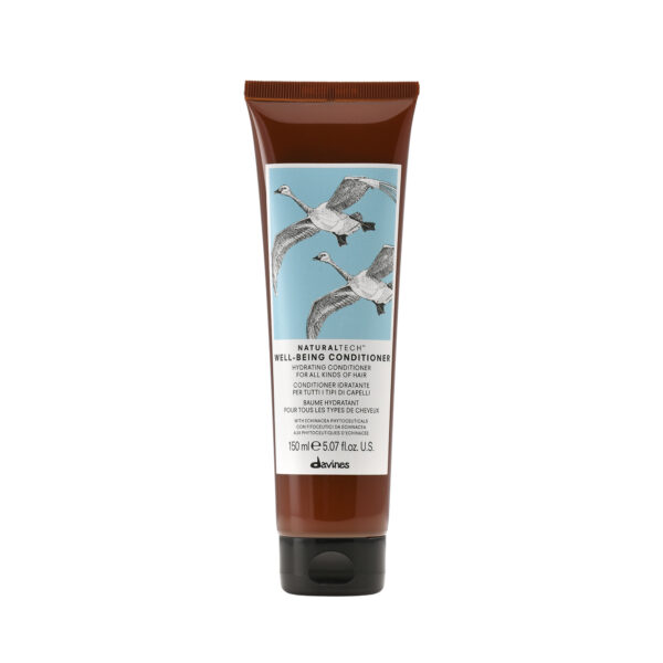 Transparente Dose mit pflegendem Conditioner der Marke Davines, Produktname „Well Being Conditioner“