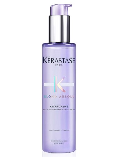 Hellblaue Tube mit silberfarbenem Verschluss, Produktname „Kérastase Blond Absolu Cicaplasme“
