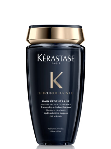 Shampoo der Marke Kérastase, Produktname „Chronologiste Bain Régénérant